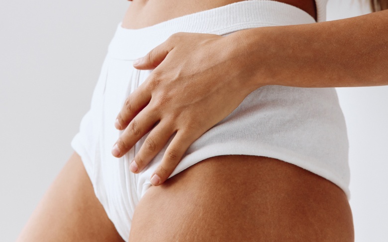 Petites lèvres qui dépassent et gênent : que faire ? | Dr Christelle Santini | Paris