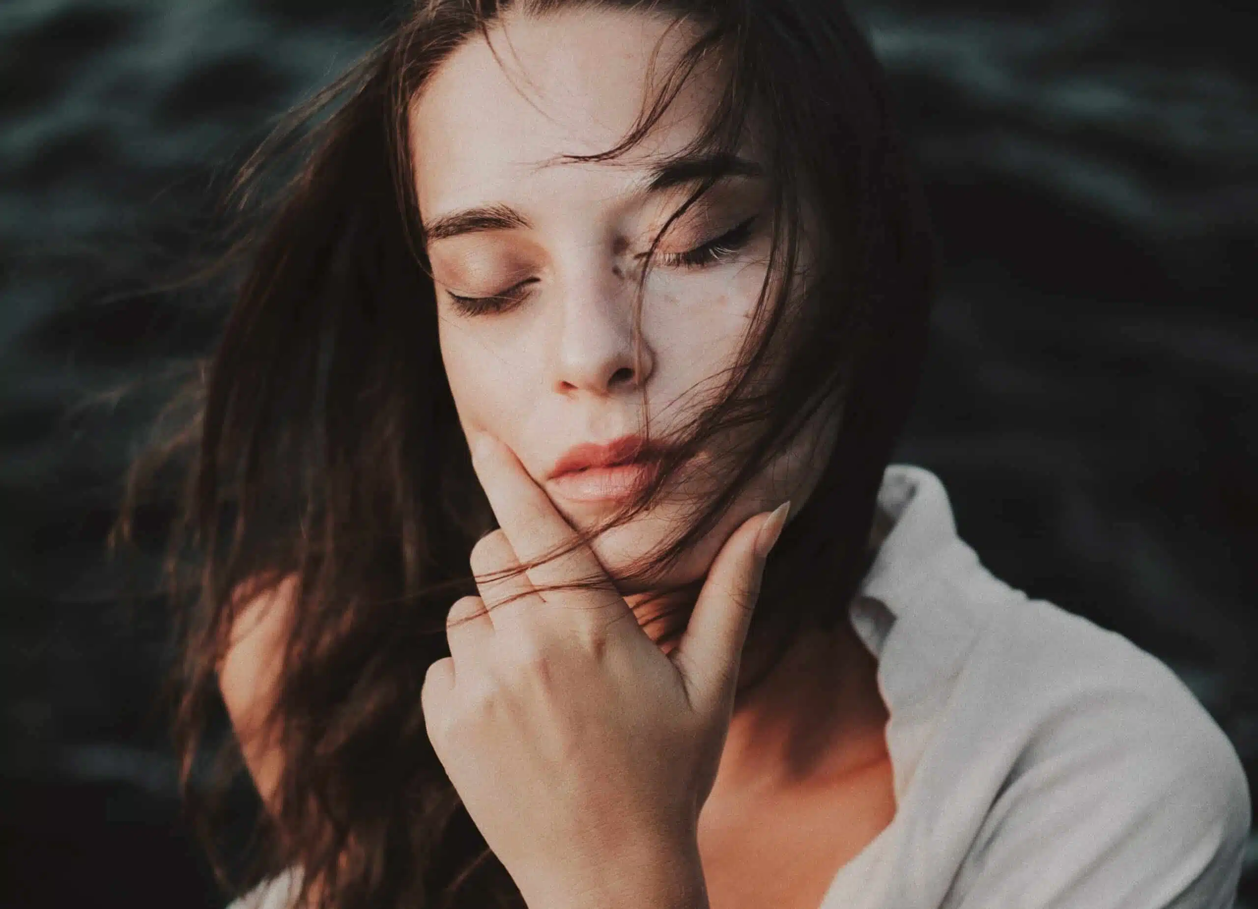 Acide hyaluronique menton à Paris | tarif injection acide hyaluronique | Médecine esthétique | Dr Santini